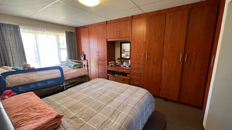3 Bedroom Property for Sale in Langenhovenpark Free State
